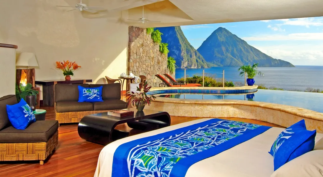 Moon Infinity Pool Sanctuary -Bedroom View