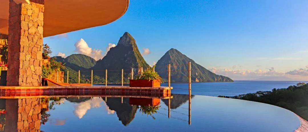 Galaxy Infinity Pool Sanctuary - Pool View
