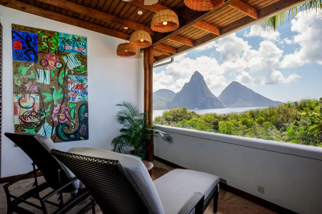 Premium Hillside Room - Balcony Lounge