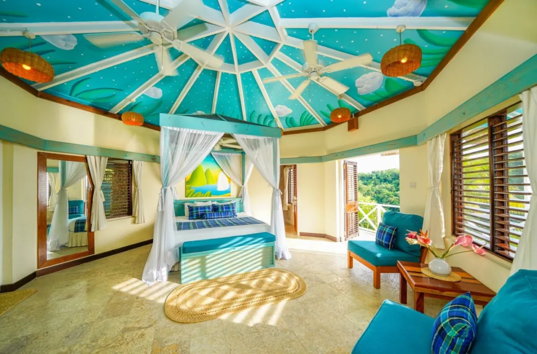 Superior Hillside Room - Bedroom