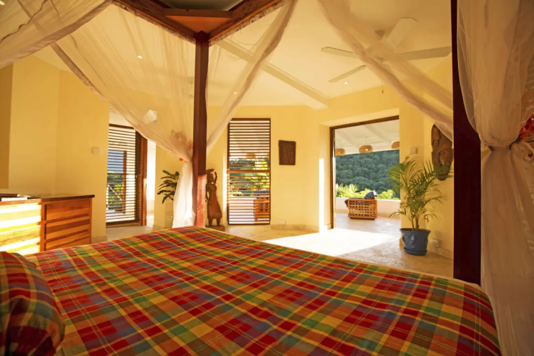 Piton Pool Suite - Bedroom