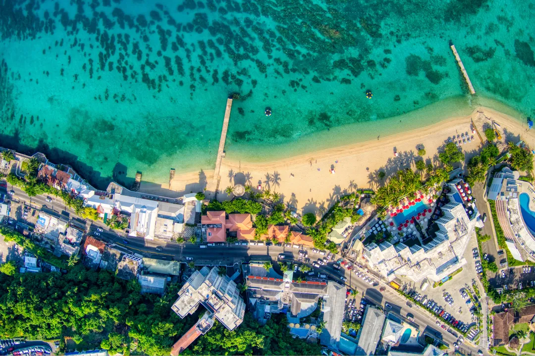 S-Hotel-Jamaica - Beachfront