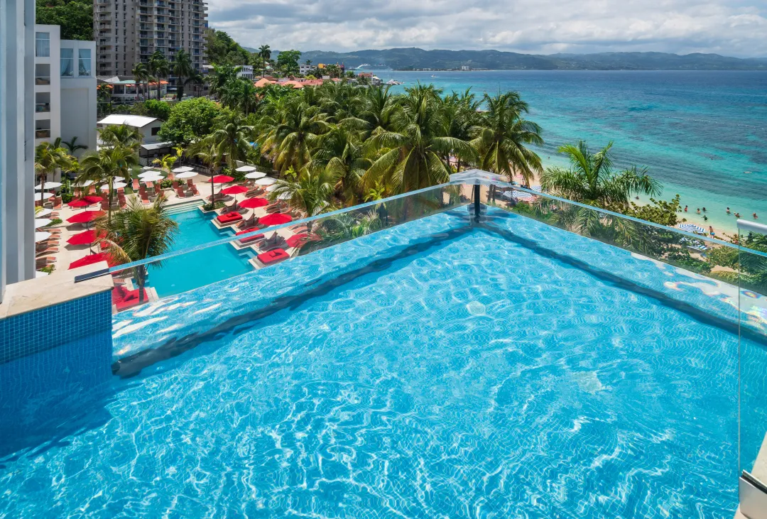 S-Hotel-Jamaica -  Pool Deck