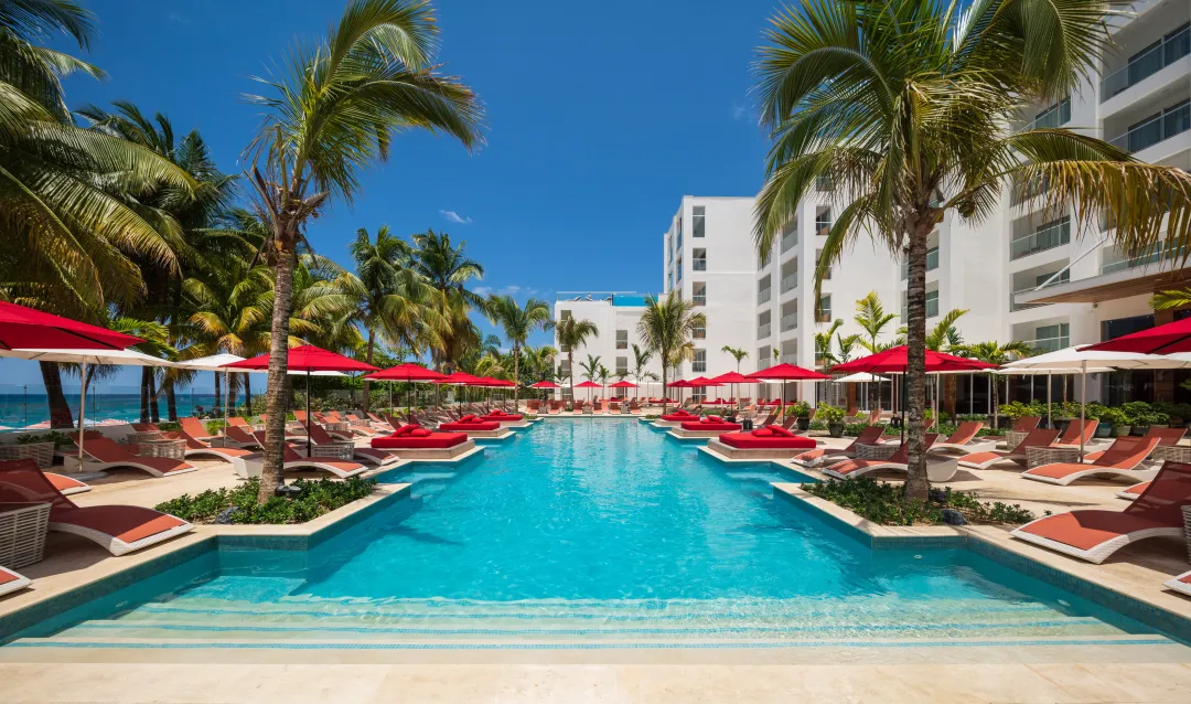S-Hotel-Jamaica -  Main Pool Long View