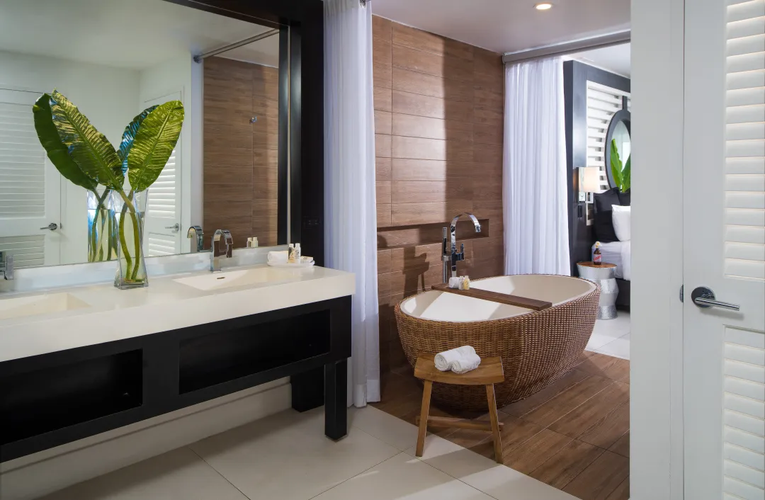 S Hotel Jamaica - Suite - Bathroom