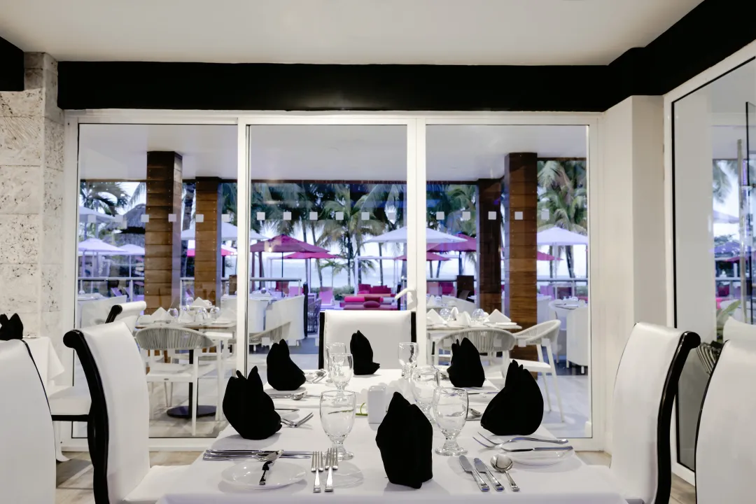 S Hotel Montego Bay - Rock Steady Restaurant View
