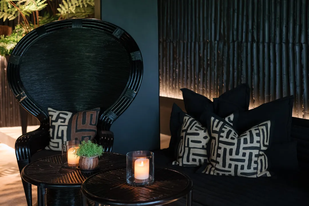 Raya Heritage -Baan Ta Lounge and Lawn - Detail