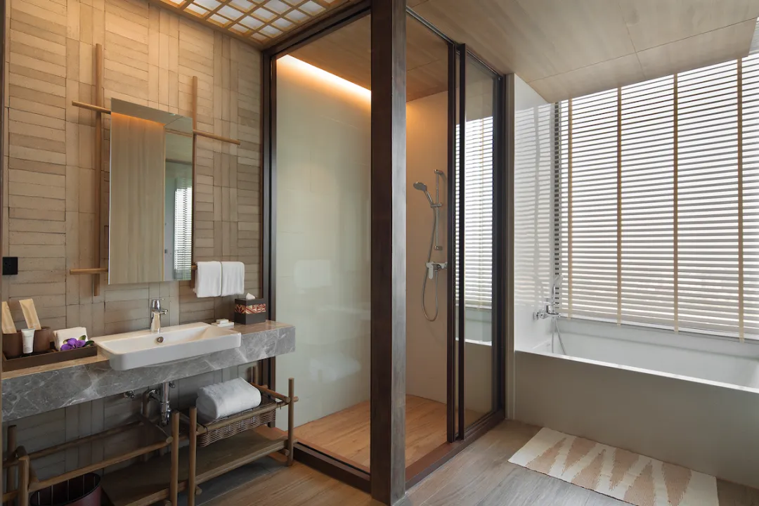 Ad Lib Hotel Khon Kaen - Corner Suite - Bathroom