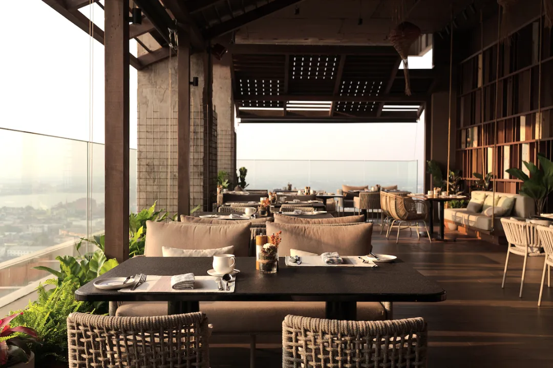 Ad Lib Hotel Khon Kaen - Seasons 27 Restaurant Full View