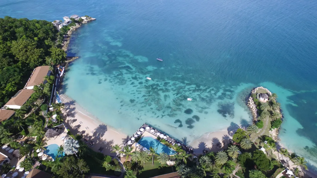 Blue Waters Resort and Spa - Island View