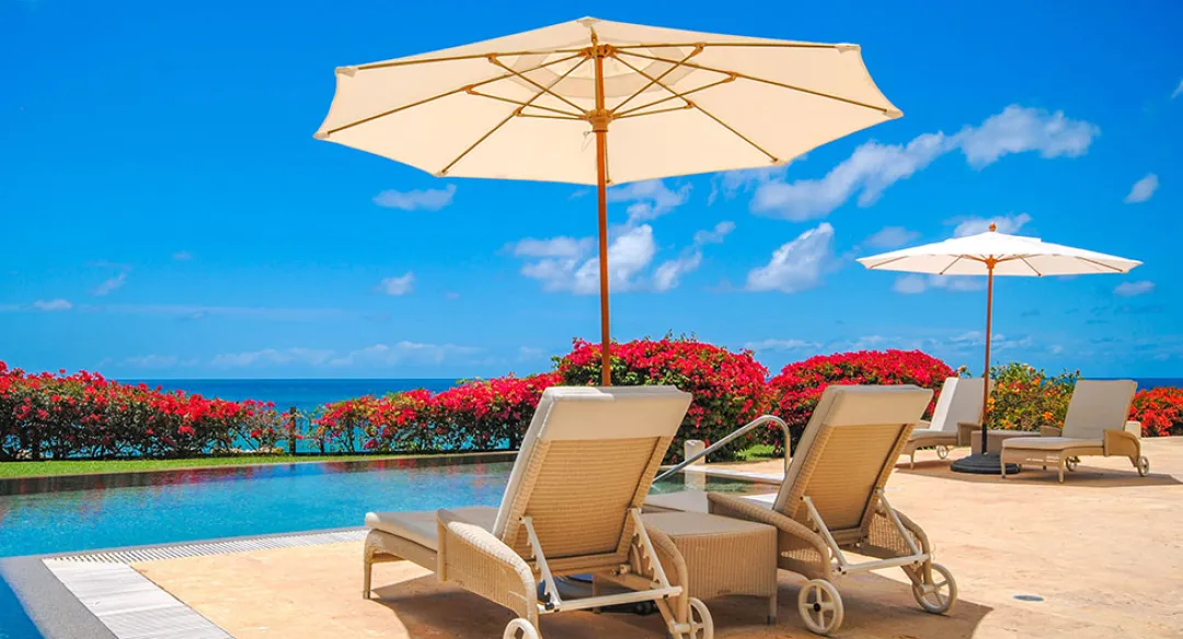 Cove Suite - Pool Lounge
