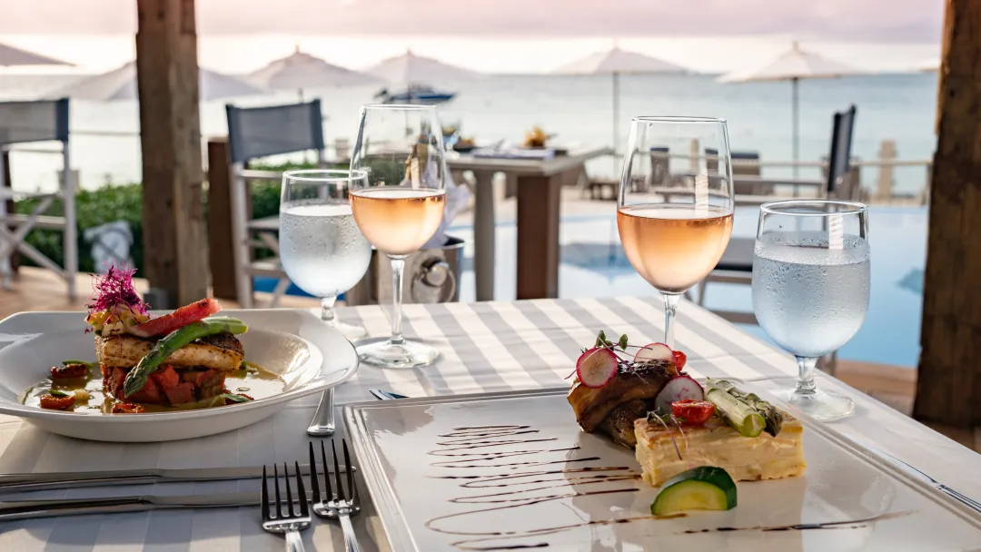 Blue Water Resort and Spa - Waterfront Restaurrant