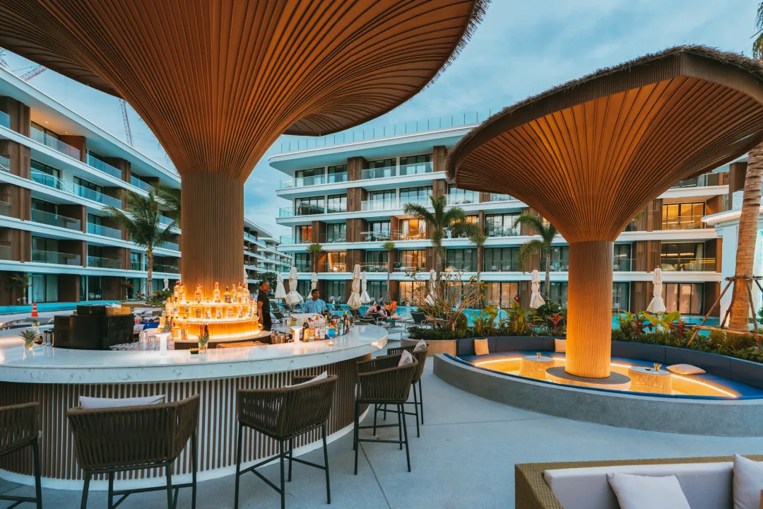 Kora Beach Resort Phuket - Pool Bar