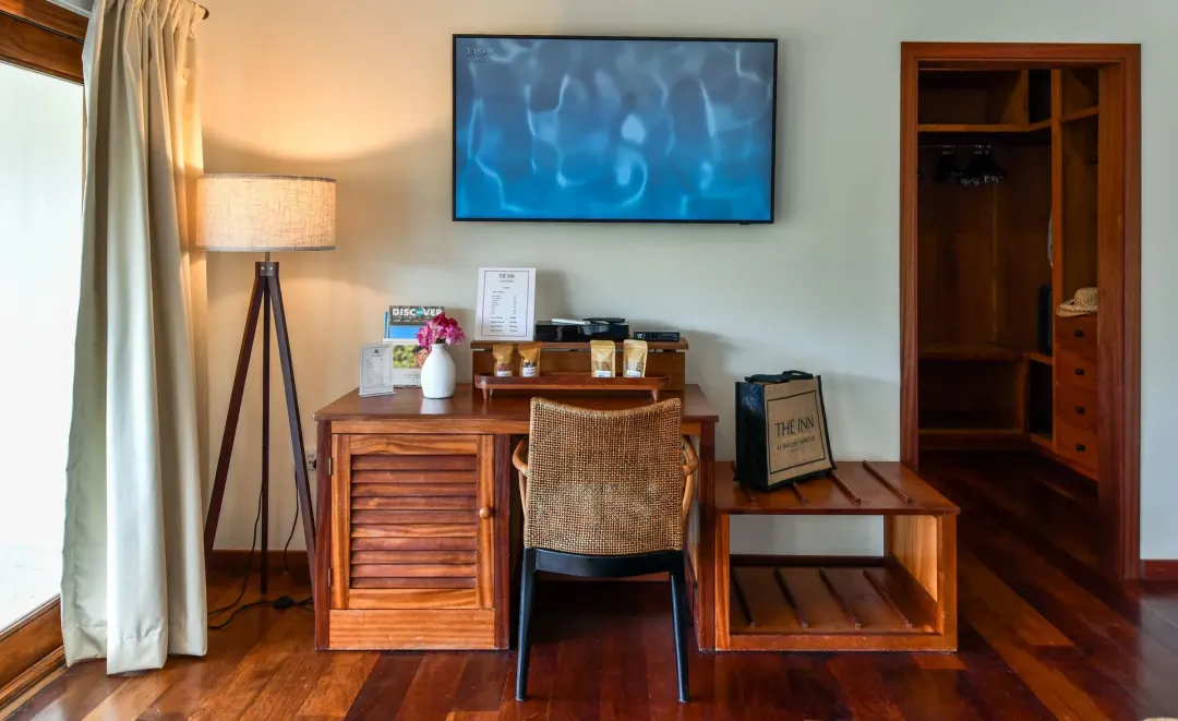 Hillside Pool Suite - Bedroom with Suite Desk