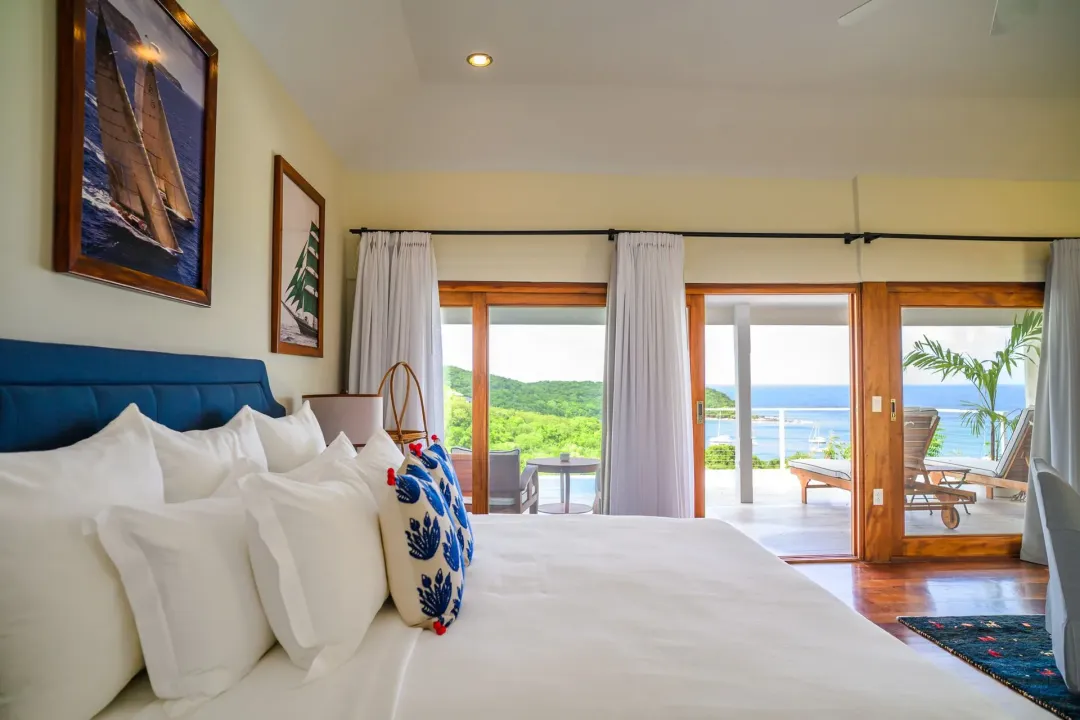 Hillside Pool Suite - Bedroom with View