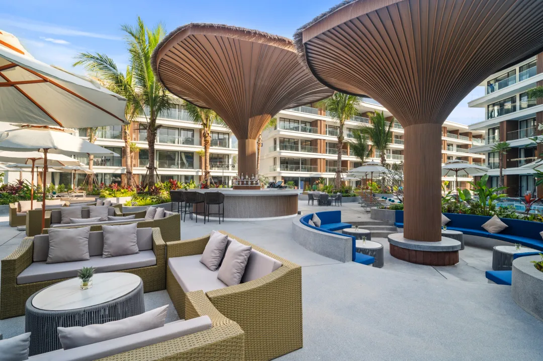 Kora Beach Resort Phuket - Pool Bar - Detail