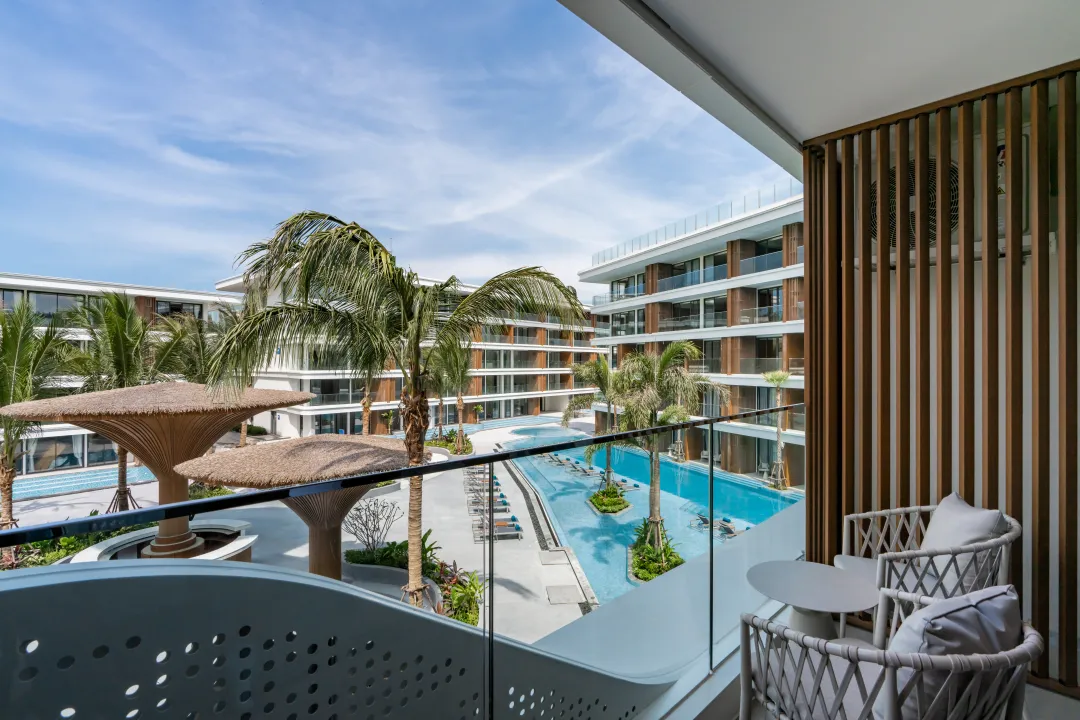 Kora Beach Resort Phuket - Premier Pool View -Balcony