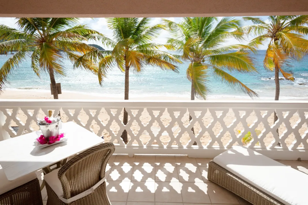 Upper Level Deluxe Room - Terrace Lounge
