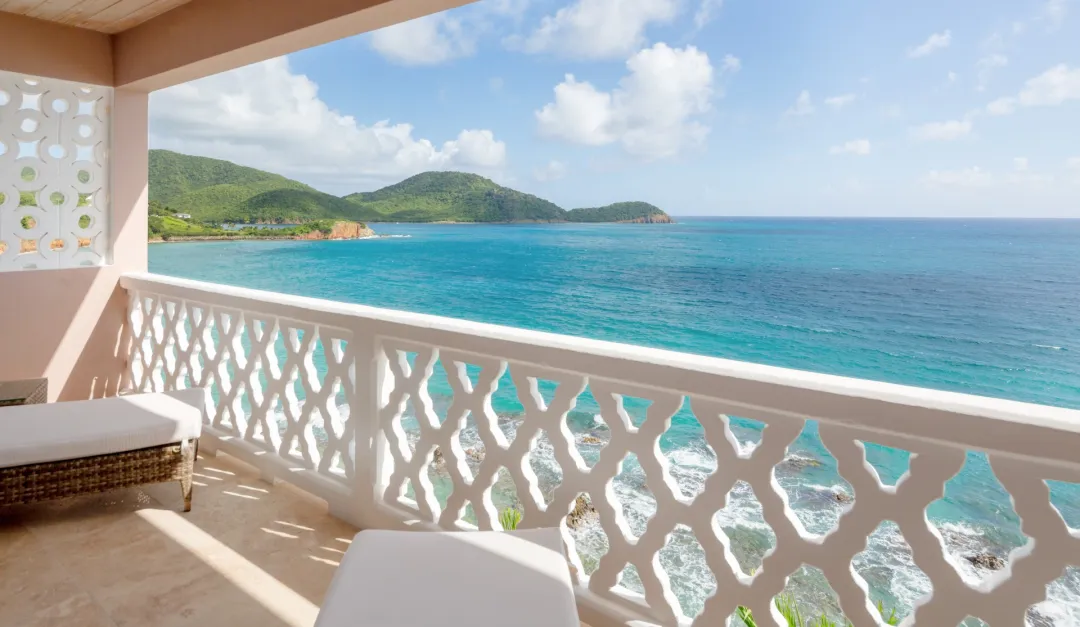 Bluff Room - Terrace Lounge