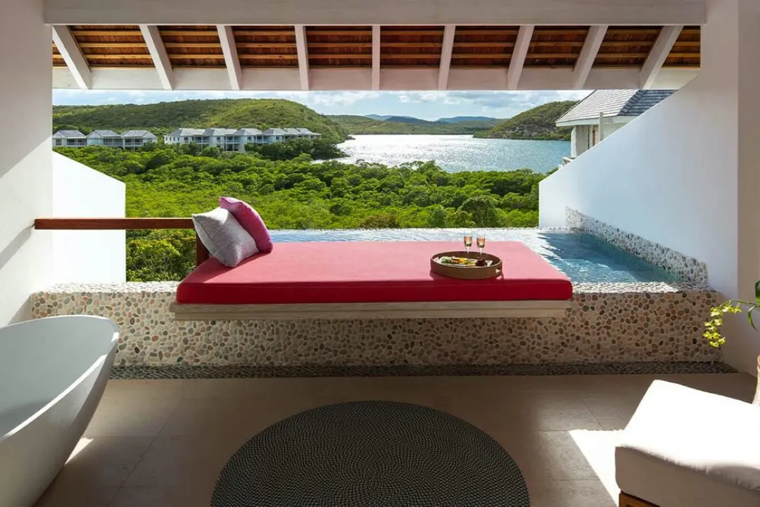 Bay View Pool Suite - Pool with View