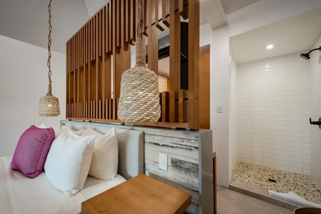 Premium Bay View Pool Suite - Shower Room