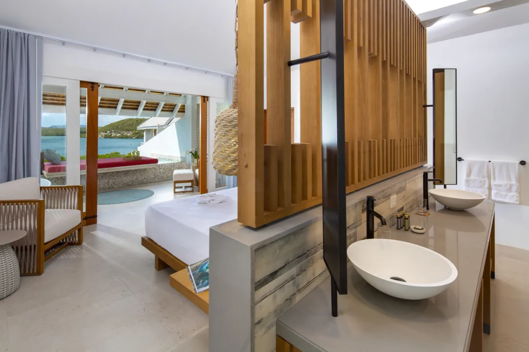 Premium Bay View Pool Suite - Bedroom