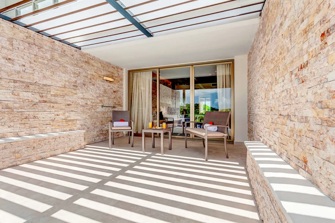 Luxury Junior Suite Diamond Club - Terrace Seating Aeria