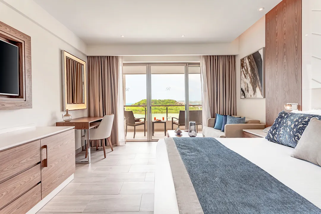 Luxury Junior Suite Bay View - Bedroom View