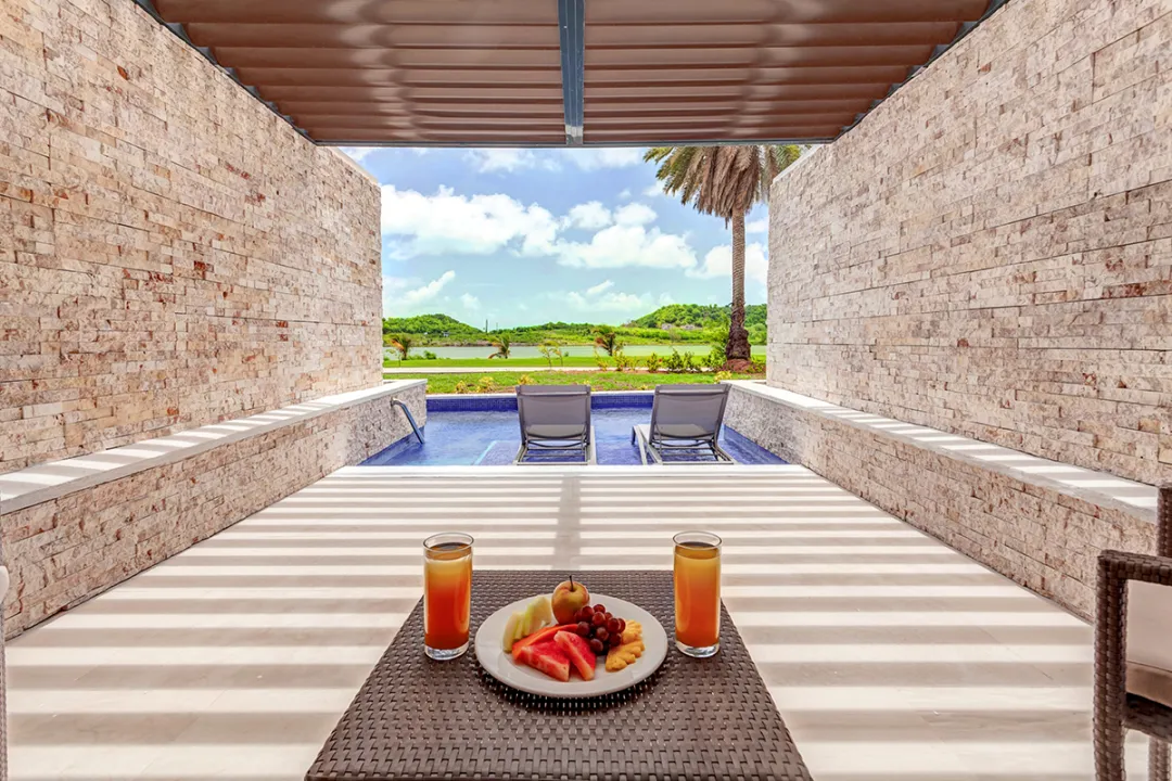 Luxury Junior Suite Swim-out Diamond Club - Pool View