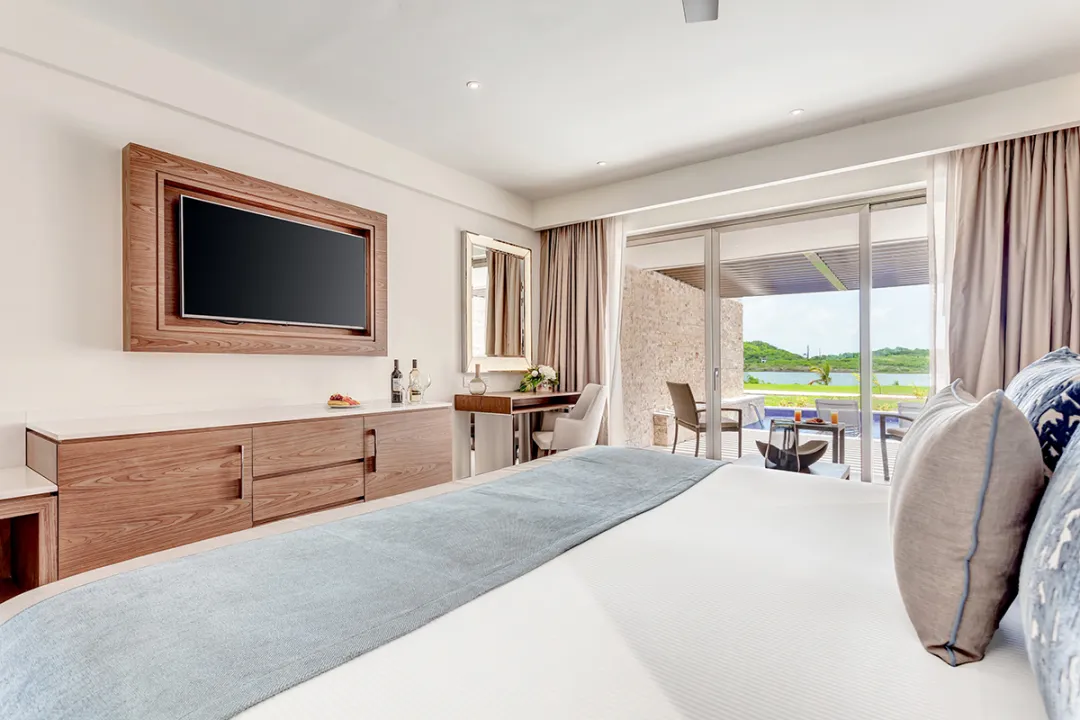 Luxury Junior Suite Swim-out Diamond Club - Bedroom
