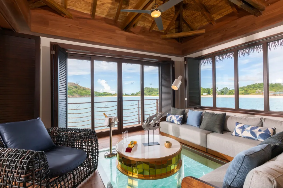 Chairman s Overwater Bungalow - Seating Aeria