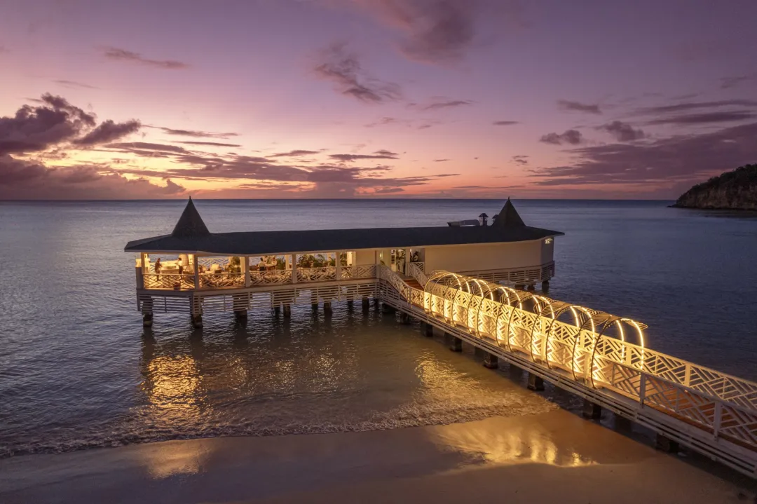 Royalton CHIC Antigua - Restaurant with Sunset View