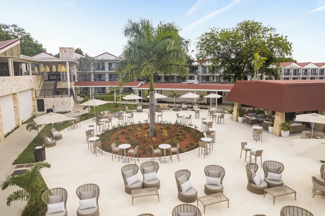 Royalton CHIC Antigua - Entertainment Aeria