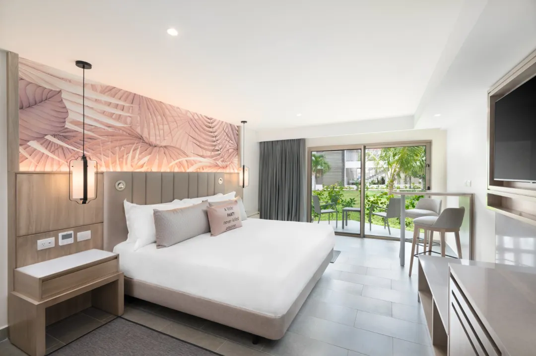 Luxury Garden View Room - Bedroom