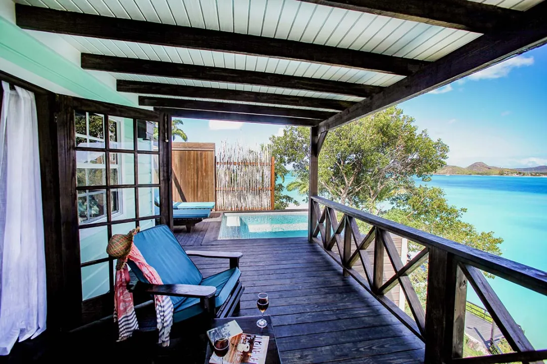 Bay View Pool Cottage - Balcony Lounge