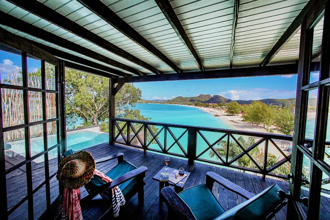 Bay View Pool Cottage - Balcony Lounge with Sea View