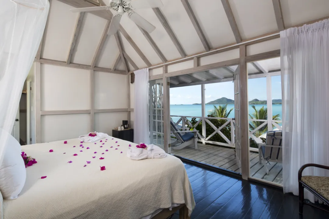Deluxe View Cottage - Bedroom