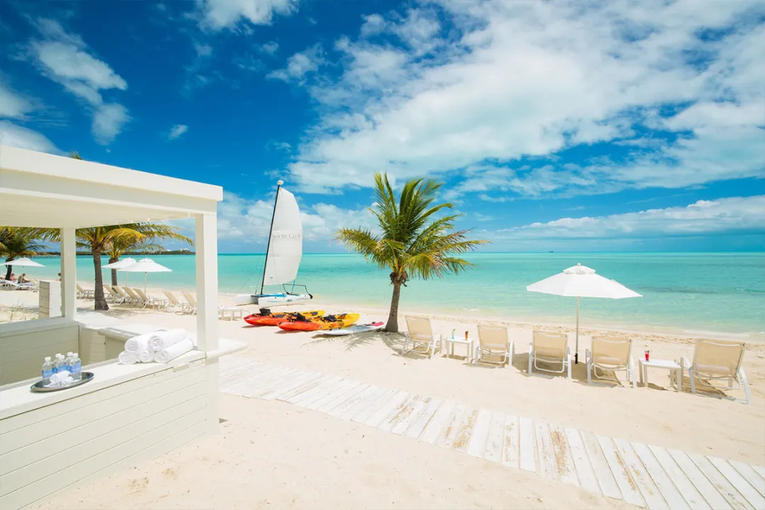 The Shore Club Turks & Caicos - Beach Lounge