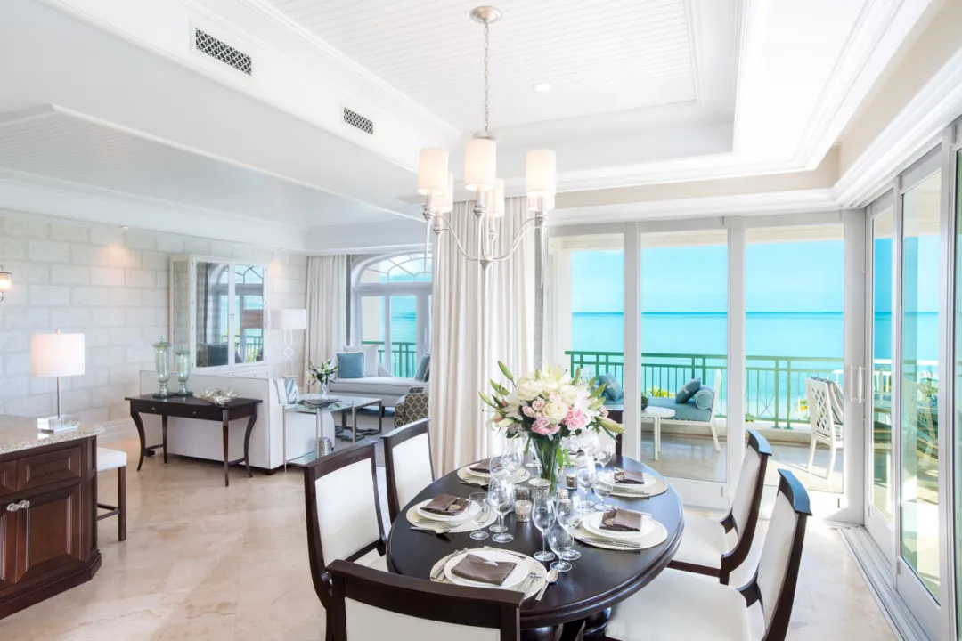 One Bedroom Ocean Front Deluxe - Dining Aeria