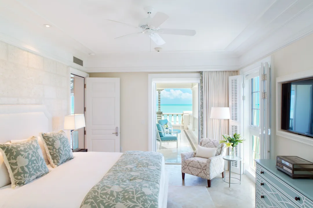 One Bedroom Ocean Front Deluxe - Bedroom