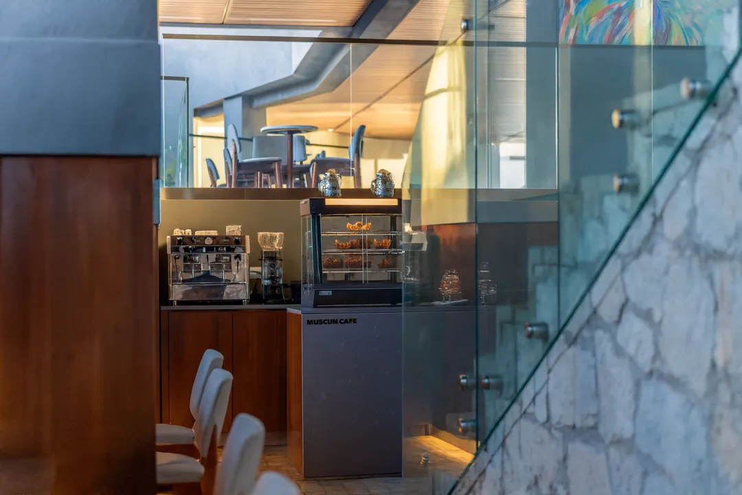 Fort Young Hotel and Dive Resort - Museum Cafe