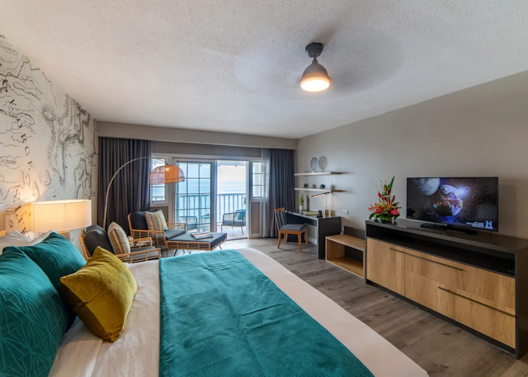 Fort Young Hotel and Dive Resort - Oceanfront Junior Suite - Detail