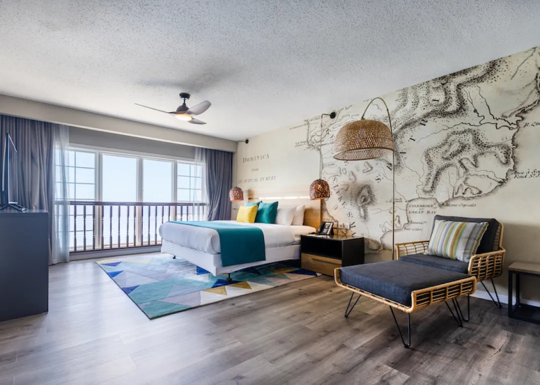 Fort Young Hotel and Dive Resort - Oceanfront Suite - King Bed