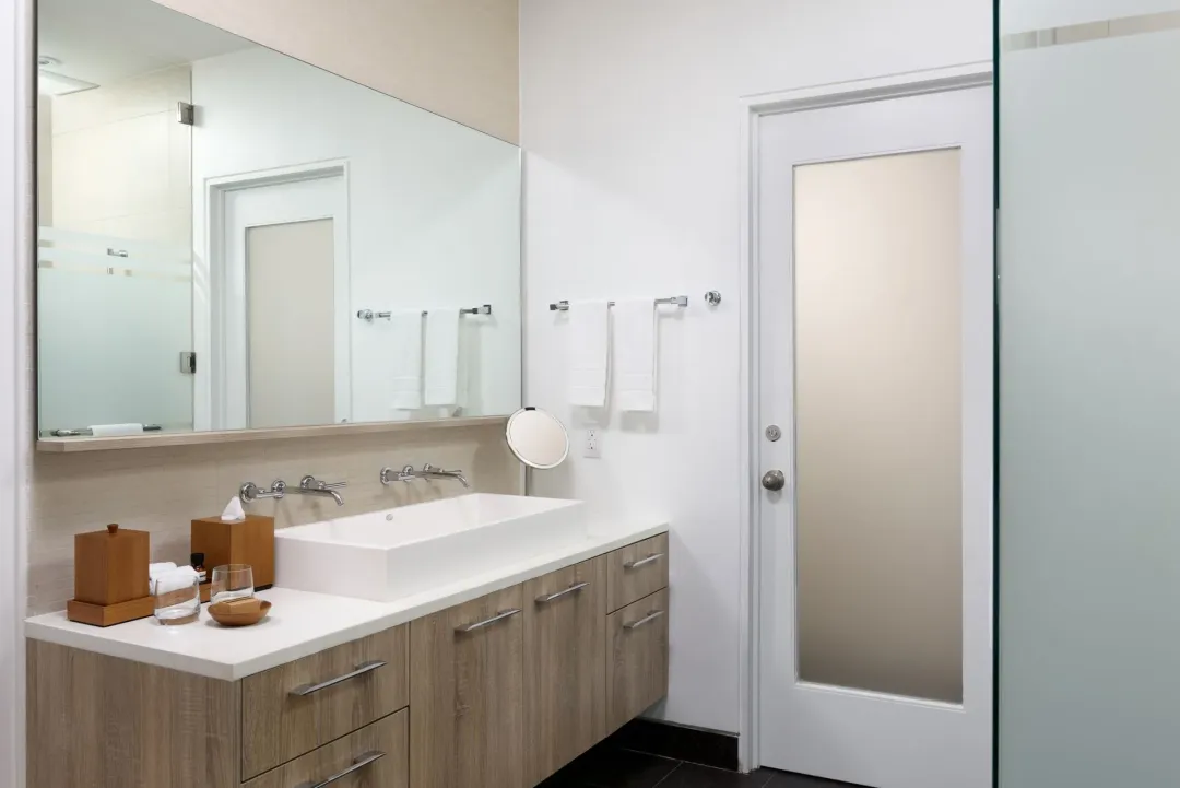 Pool View Studio - Bathroom