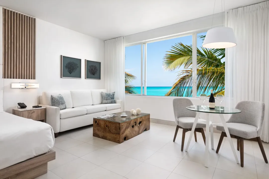 Oceanfront Grand Studio - Seating Aeria