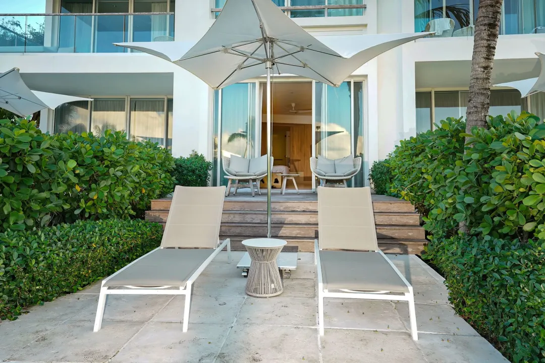 Oceanfront Studio - Patio Aeria