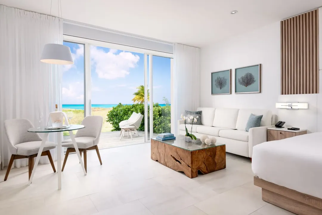 Grand Deluxe Oceanfront Studio - Seating Aeria