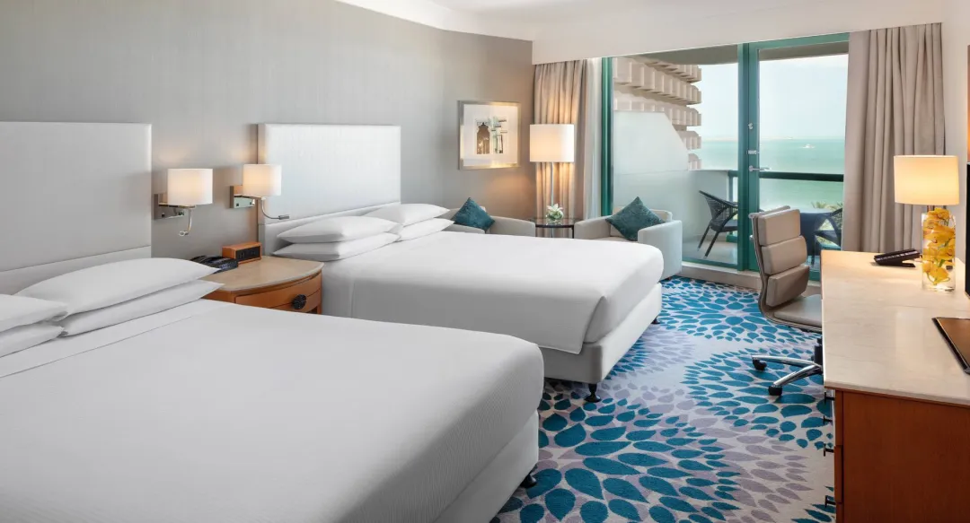 Hilton Dubai Jumeirah Beach - Two Queens Deluxe Room with Sea View - Balcony