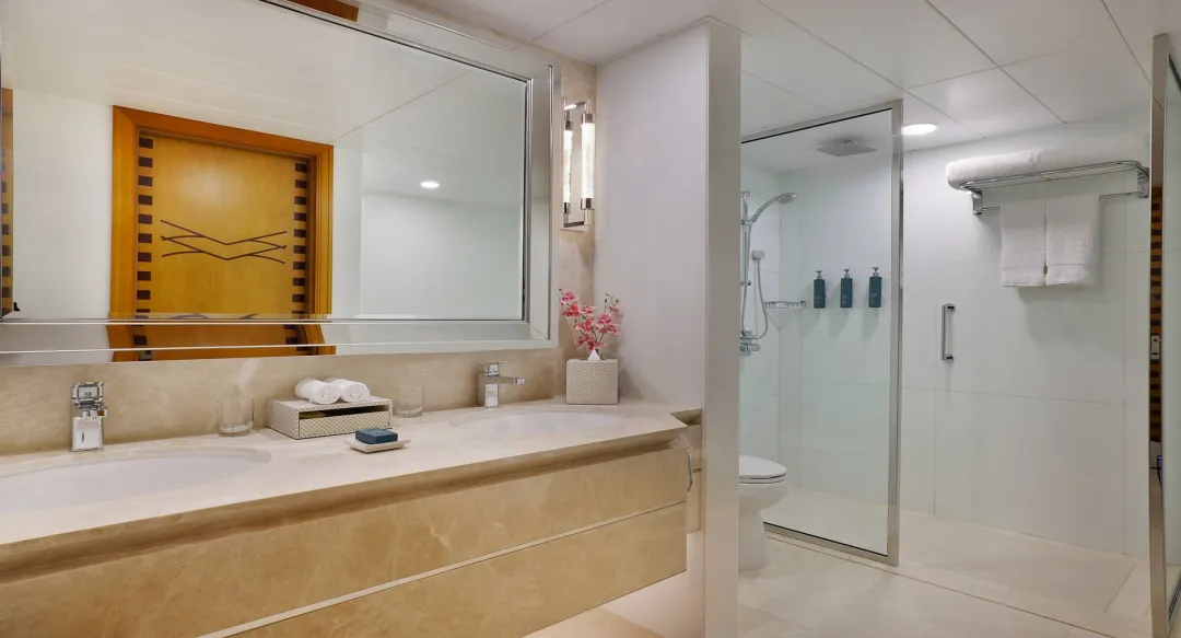 Hilton Dubai Jumeirah Beach - King Deluxe Room with Sea View - Bathroom