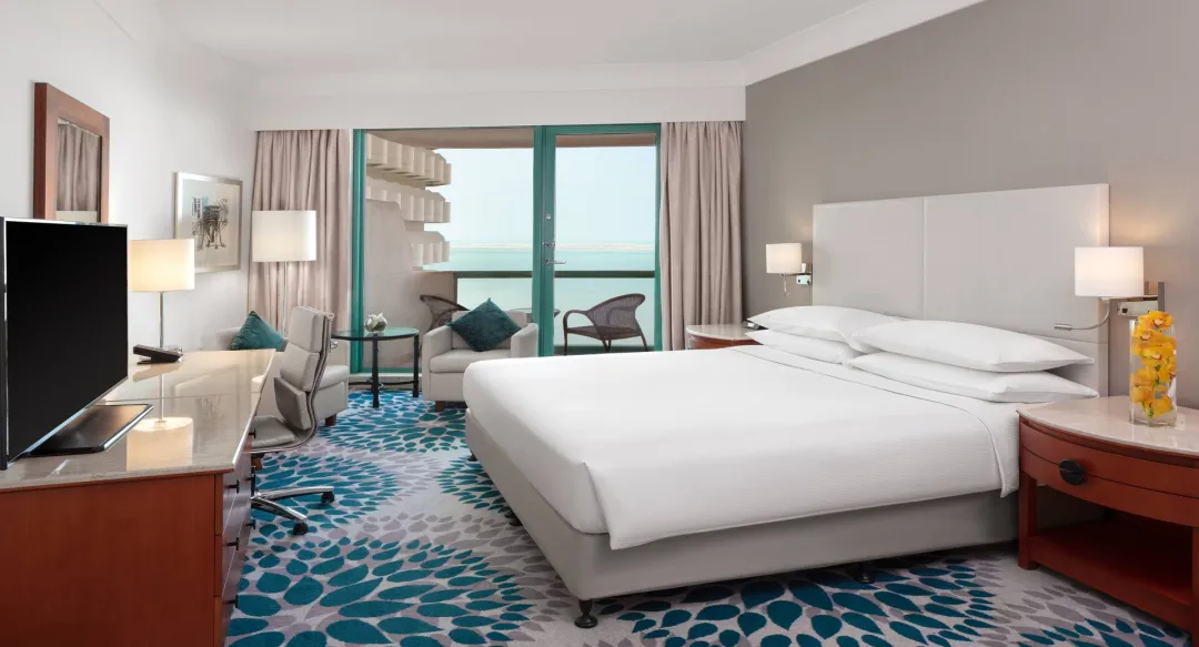 Hilton Dubai Jumeirah Beach - King Deluxe Room with Sea View - Balcony